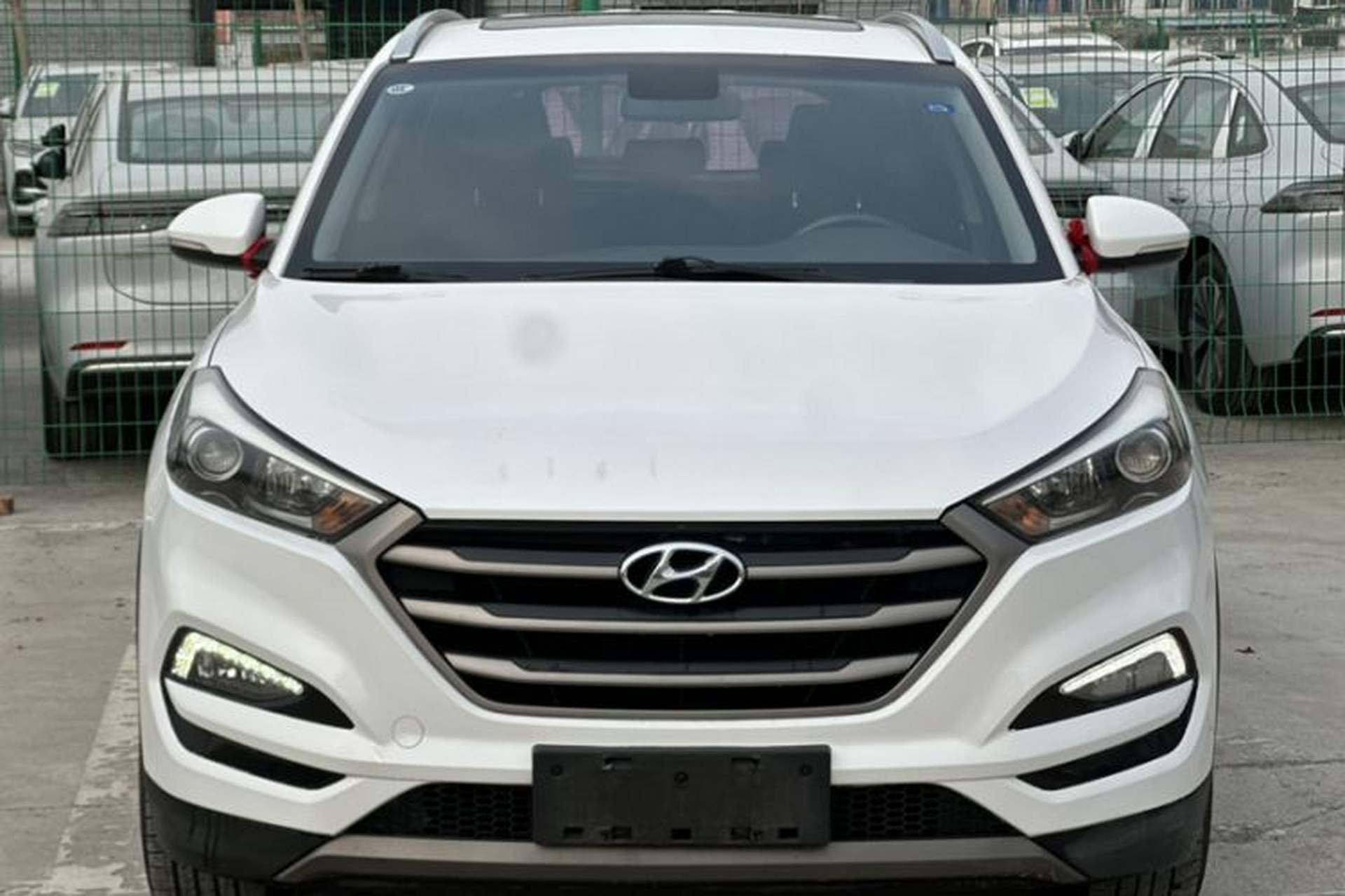 Used Hyundai Tucson 2015 1.6T Dual-Clutch Two-Wheel-Drive Smart Model Exterior 1