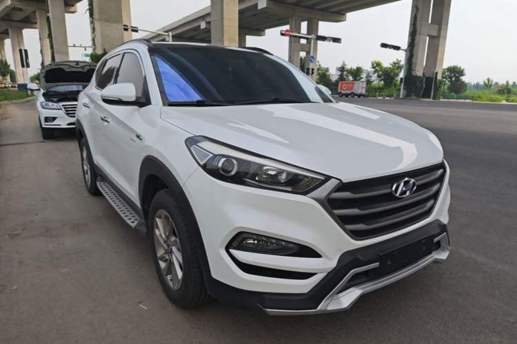 Used Hyundai Tucson 2015 1.6T Dual-Clutch Two-Wheel-Drive Smart Model Exterior 1