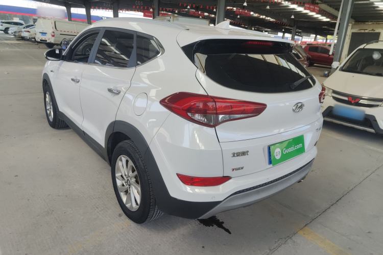 Used Hyundai Tucson 2015 1.6T Dual-Clutch Two-Wheel-Drive Smart Model Exterior 2