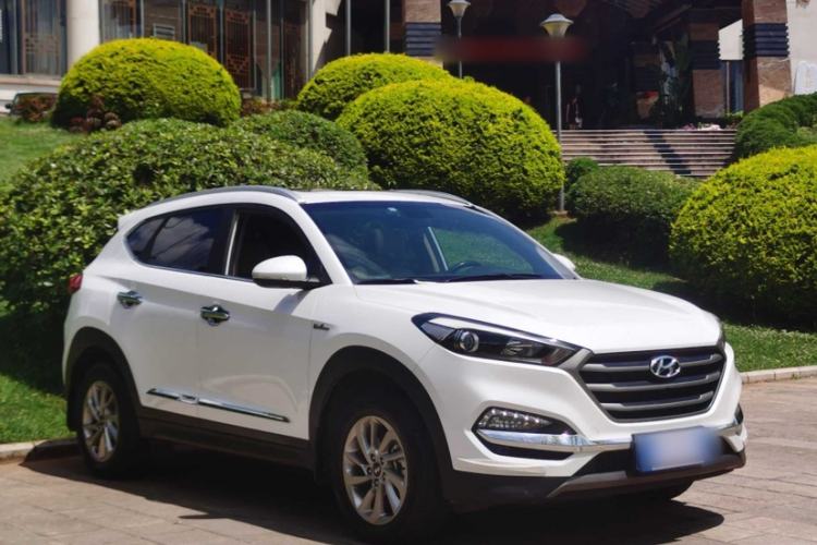 Used Hyundai Tucson 2015 1.6T Dual-Clutch Two-Wheel-Drive Smart Model Exterior 2