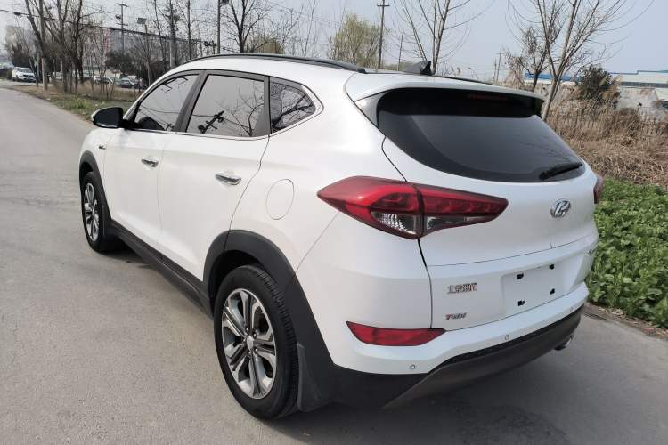 Used Hyundai Tucson 2015 1.6T Dual-Clutch Two-Wheel-Drive Leading Model Exterior 2