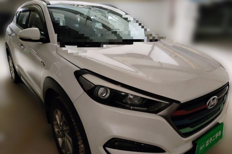 Used Hyundai Tucson 2015 1.6T Dual-Clutch Two-Wheel-Drive Smart Model Exterior 2