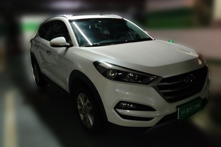 Used Hyundai Tucson 2015 2.0L Automatic Two-Wheel Drive Smart Version Exterior 2