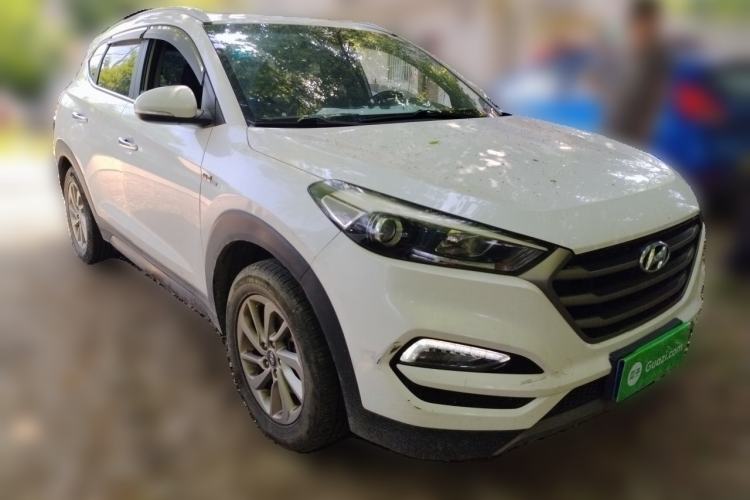 Used Hyundai Tucson 2015 1.6T Dual-Clutch Two-Wheel-Drive Smart Model Exterior 2