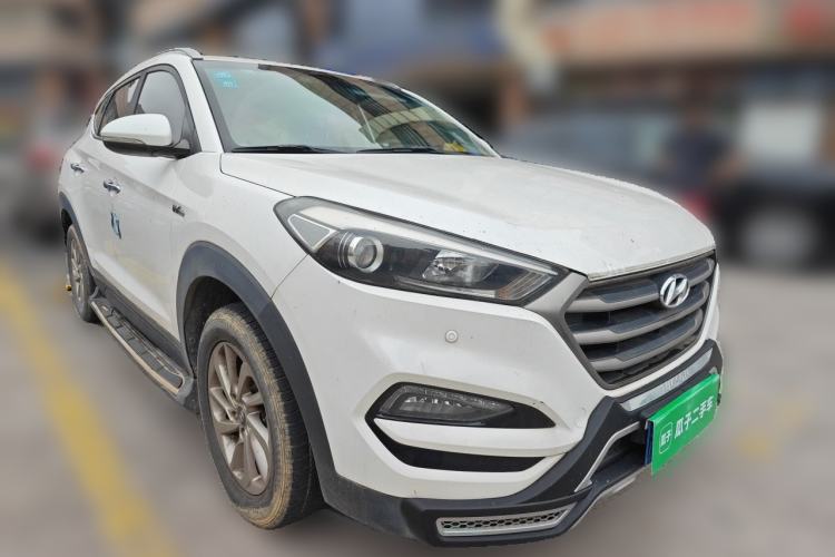 Used Hyundai Tucson 2015 1.6T Dual-Clutch Two-Wheel-Drive Smart Model Exterior 2