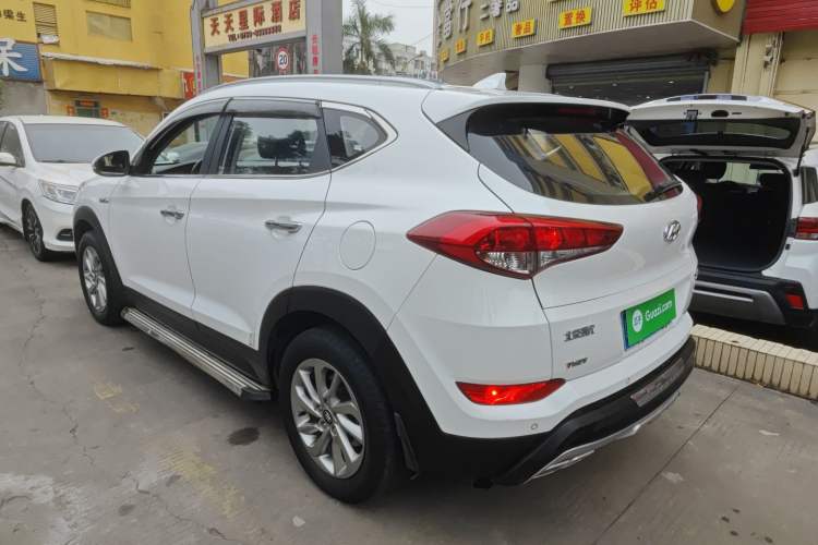 Used Hyundai Tucson 2015 1.6T Dual-Clutch Two-Wheel-Drive Smart Model Exterior 2