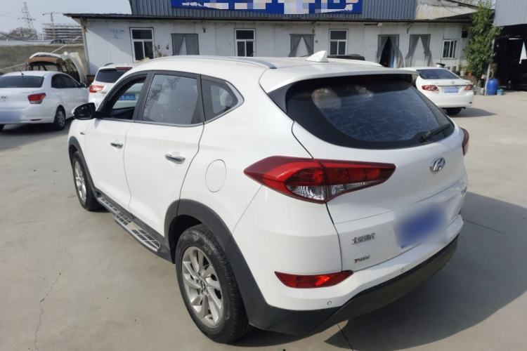 Used Hyundai Tucson 2015 1.6T Dual-Clutch Two-Wheel-Drive Smart Model Exterior 2