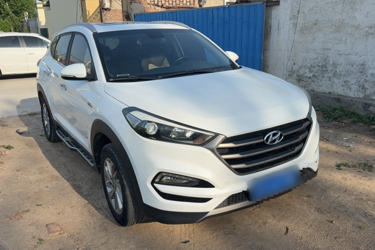 Used Hyundai Tucson 2015 1.6T Dual-Clutch Two-Wheel-Drive Smart Model Exterior 2