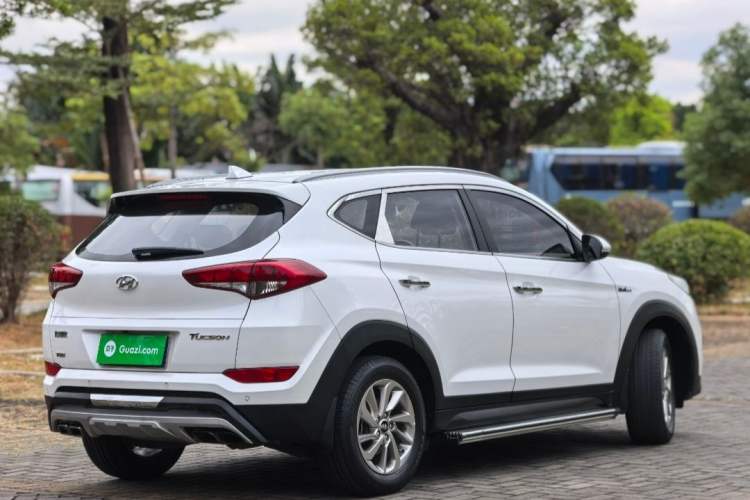 Used Hyundai Tucson 2015 1.6T Dual-Clutch Two-Wheel-Drive Smart Model Exterior 2