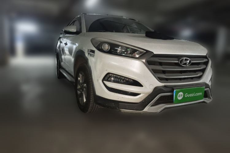 Used Hyundai Tucson 2015 1.6T Dual-Clutch Two-Wheel-Drive Smart Model Exterior 2