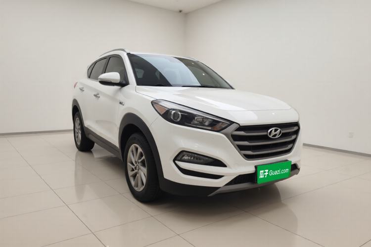 Used Hyundai Tucson 2015 1.6T Dual-Clutch Two-Wheel-Drive Smart Model Exterior 2