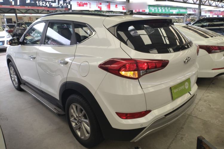 Used Hyundai Tucson 2015 1.6T Dual-Clutch Two-Wheel-Drive Smart Model Exterior 2