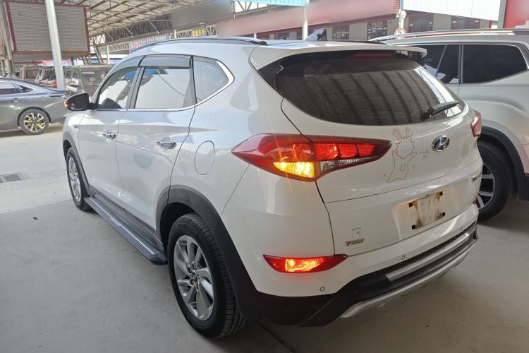 Used Hyundai Tucson 2015 1.6T Dual-Clutch Two-Wheel-Drive Smart Model Exterior 2