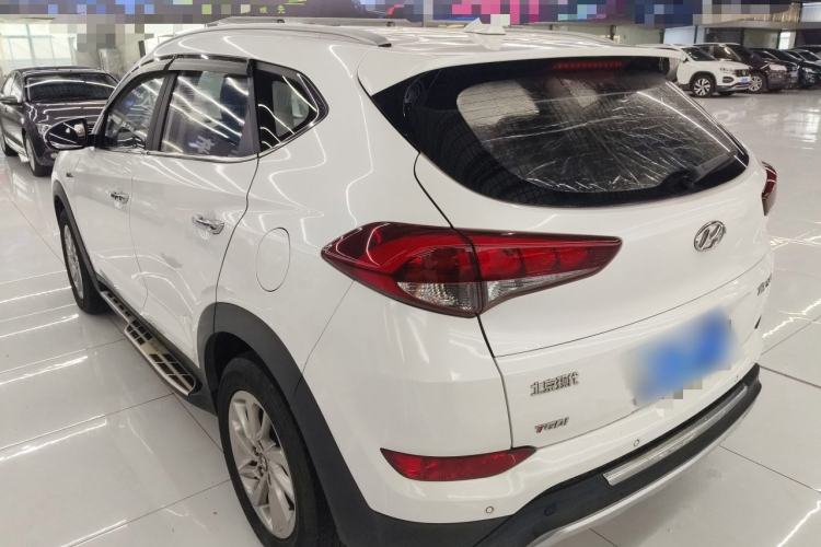 Used Hyundai Tucson 2015 1.6T Dual-Clutch Two-Wheel-Drive Smart Model Exterior 2