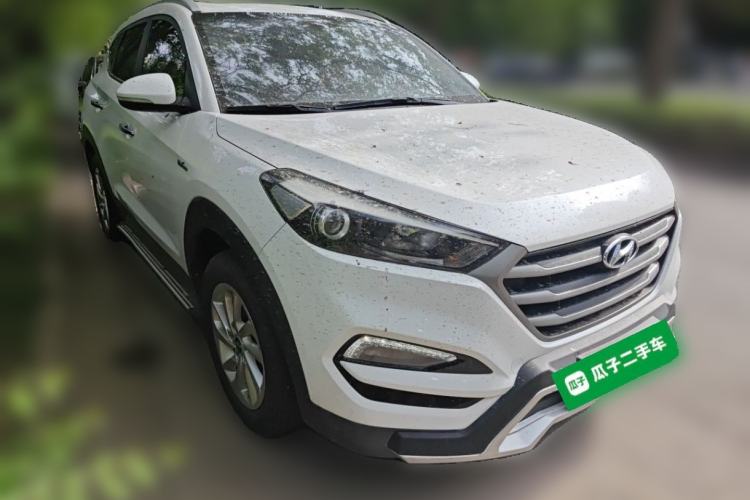Used Hyundai Tucson 2015 1.6T Dual-Clutch Two-Wheel-Drive Smart Model Exterior 2