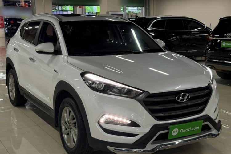 Used Hyundai Tucson 2015 1.6T Dual-Clutch Two-Wheel-Drive Smart Model Exterior 2