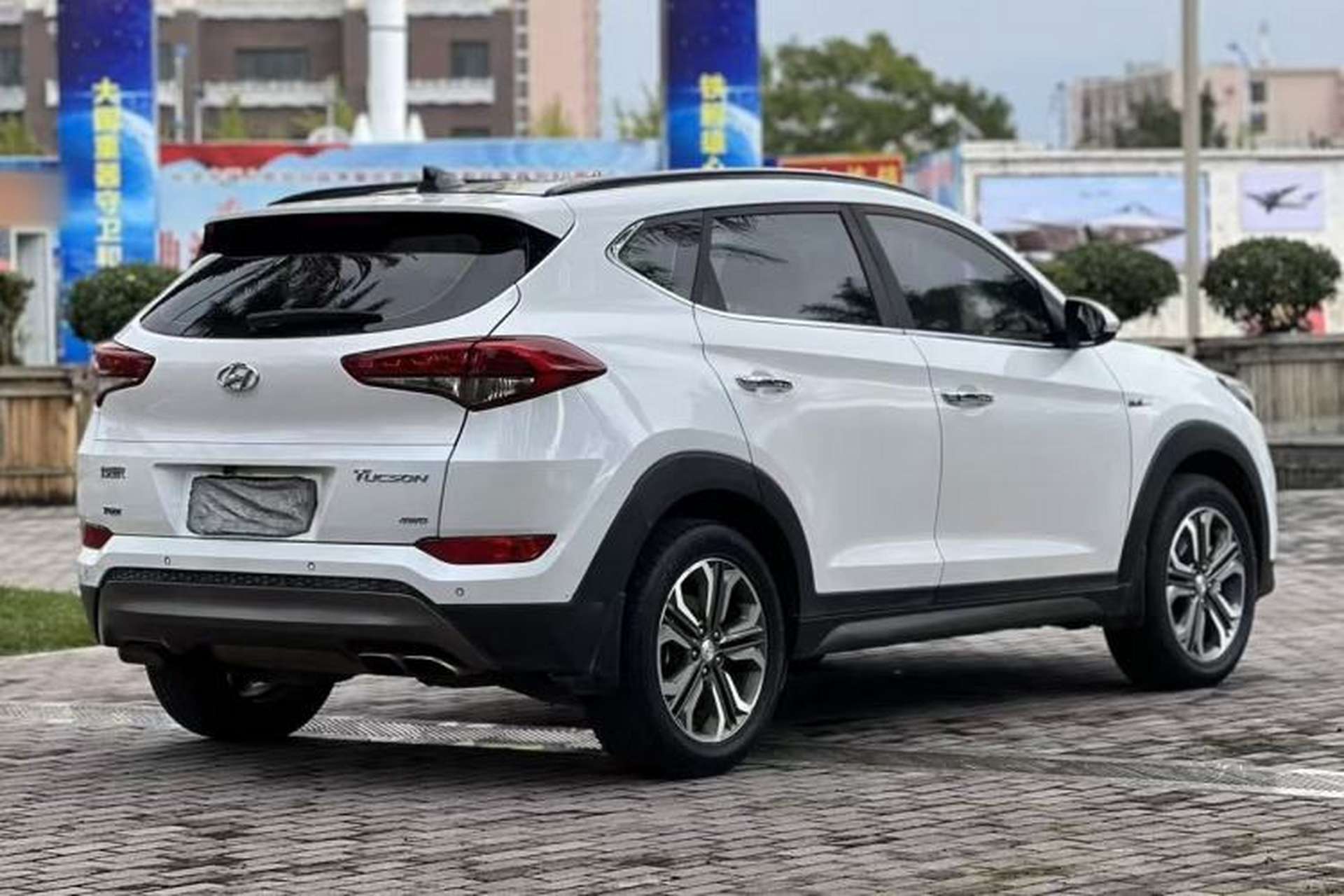 Used Hyundai Tucson 2015 1.6T Dual-Clutch All-Wheel-Drive Premium Model Exterior 3