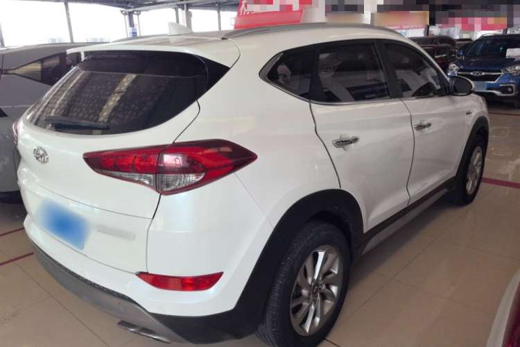 Used Hyundai Tucson 2015 1.6T Dual-Clutch Two-Wheel-Drive Smart Model Exterior 3