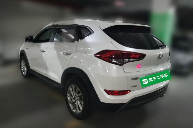 Used Hyundai Tucson 2015 1.6T Dual-Clutch Two-Wheel-Drive Smart Model Exterior 3