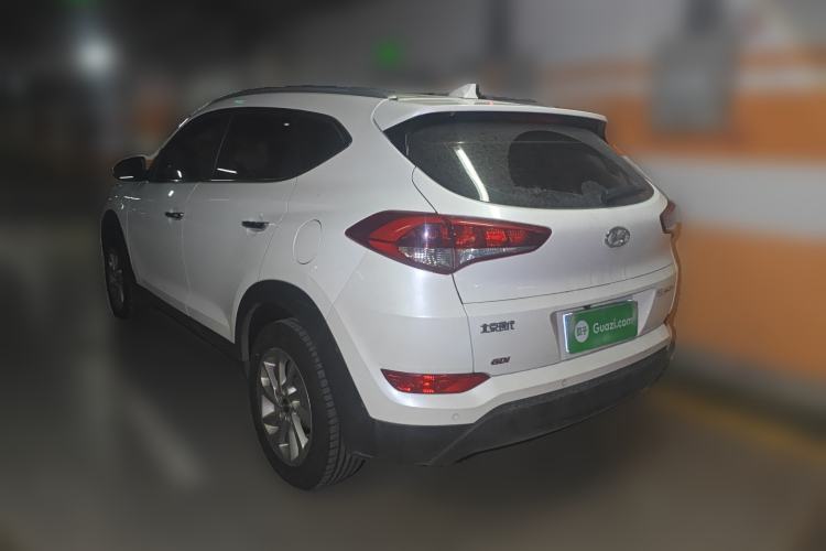 Used Hyundai Tucson 2015 2.0L Automatic Two-Wheel Drive Smart Version Exterior 3