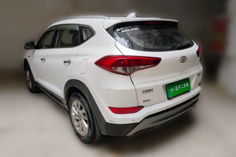 Used Hyundai Tucson 2015 1.6T Dual-Clutch Two-Wheel-Drive Smart Model Exterior 3