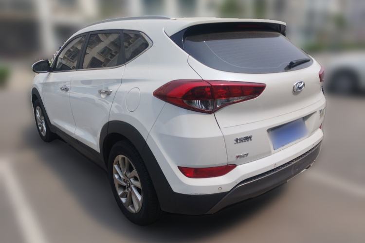 Used Hyundai Tucson 2015 1.6T Dual-Clutch Two-Wheel-Drive Smart Model Exterior 3