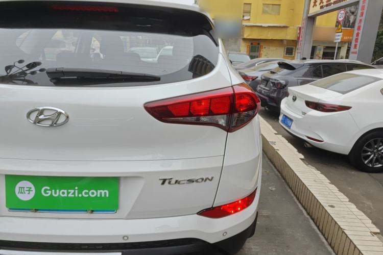 Used Hyundai Tucson 2015 1.6T Dual-Clutch Two-Wheel-Drive Smart Model Exterior 3