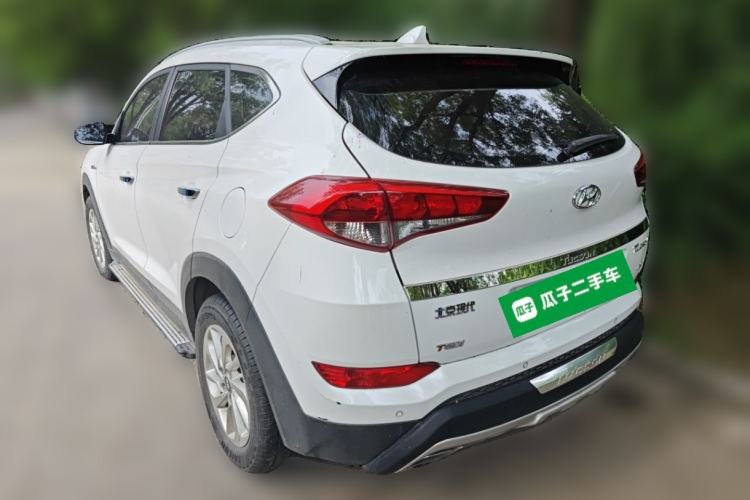 Used Hyundai Tucson 2015 1.6T Dual-Clutch Two-Wheel-Drive Smart Model Exterior 3