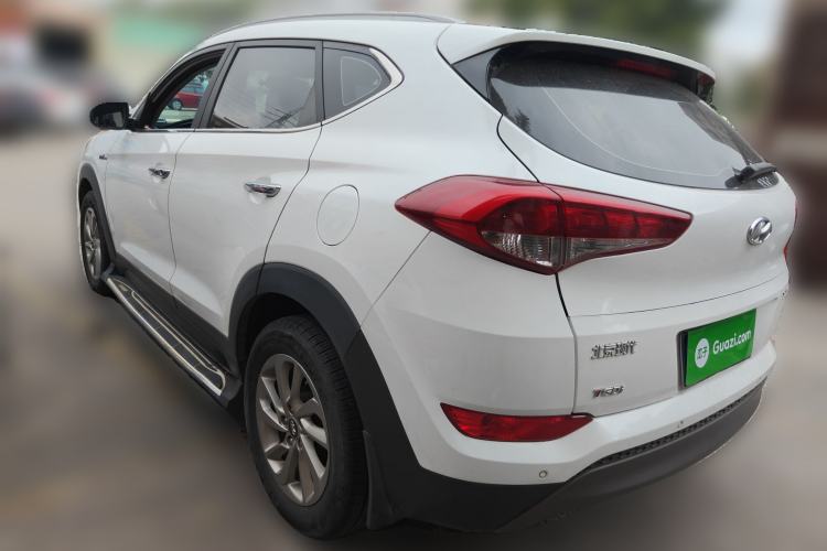 Used Hyundai Tucson 2015 1.6T Dual-Clutch Two-Wheel-Drive Smart Model Exterior 3