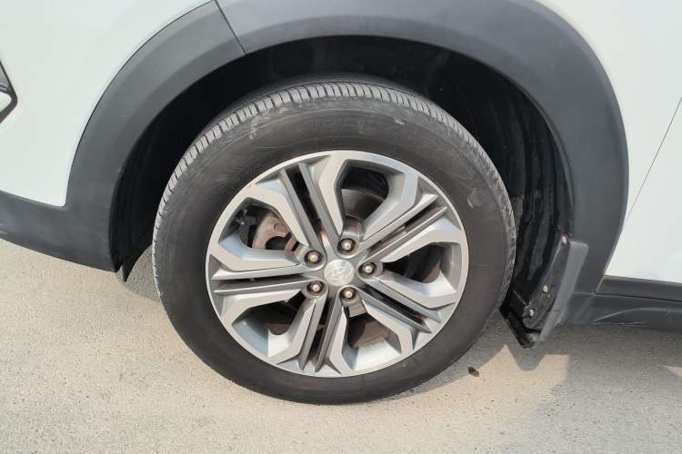 Used Hyundai Tucson 2015 1.6T Dual-Clutch Two-Wheel-Drive Leading Model Exterior 4