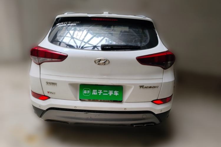 Used Hyundai Tucson 2015 1.6T Dual-Clutch Two-Wheel-Drive Smart Model Exterior 4