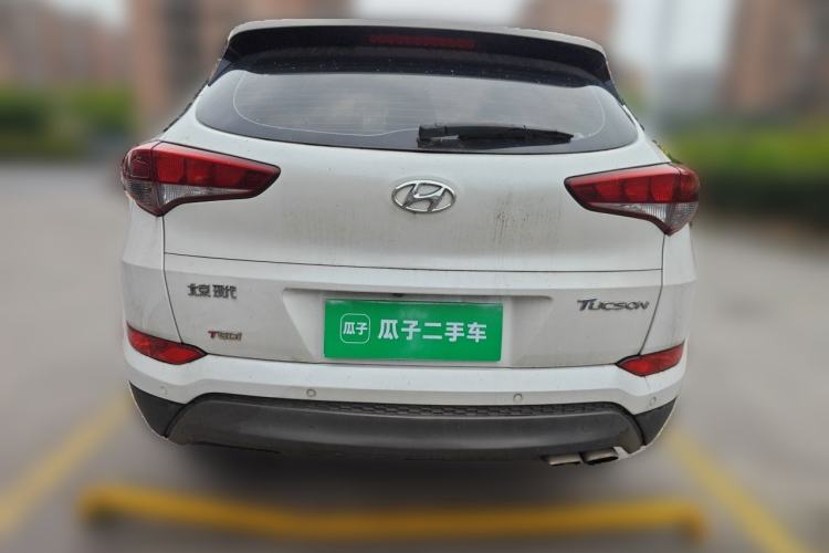Used Hyundai Tucson 2015 1.6T Dual-Clutch Two-Wheel-Drive Smart Model Exterior 4