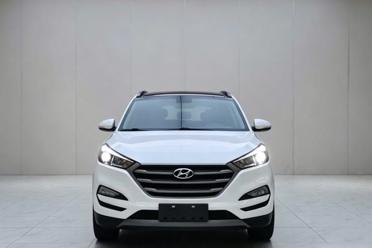 Used Hyundai Tucson 2015 1.6T Dual-Clutch Two-Wheel-Drive Smart Model Exterior 4