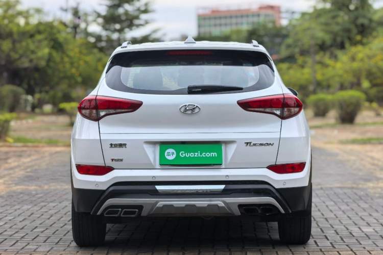 Used Hyundai Tucson 2015 1.6T Dual-Clutch Two-Wheel-Drive Smart Model Exterior 4