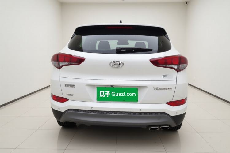 Used Hyundai Tucson 2015 1.6T Dual-Clutch Two-Wheel-Drive Smart Model Exterior 4