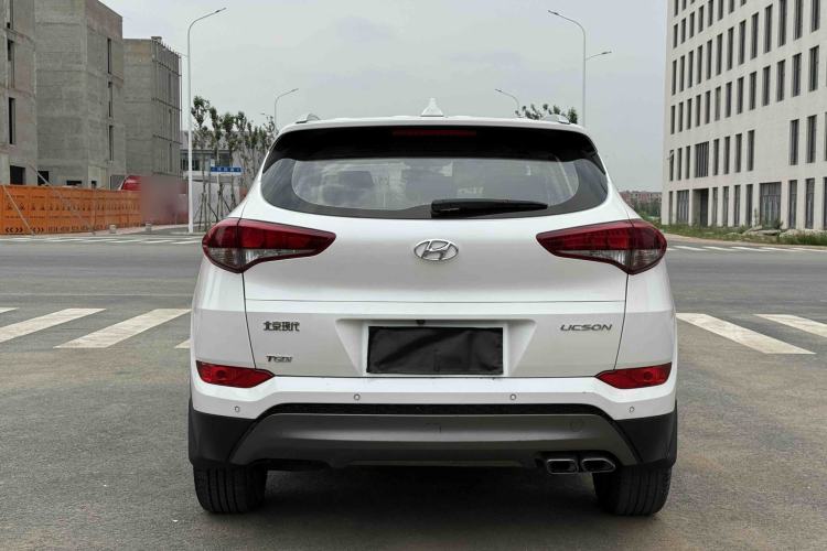 Used Hyundai Tucson 2015 1.6T Dual-Clutch Two-Wheel-Drive Smart Model Exterior 4