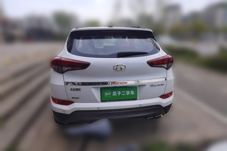 Used Hyundai Tucson 2015 1.6T Dual-Clutch Two-Wheel-Drive Smart Model Exterior 4
