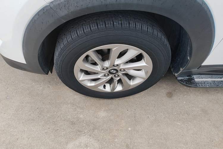Used Hyundai Tucson 2015 1.6T Dual-Clutch Two-Wheel-Drive Smart Model Exterior 4