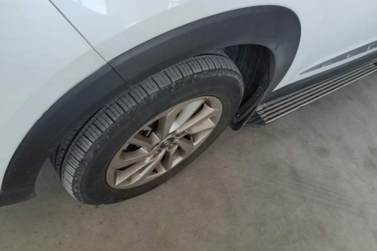 Used Hyundai Tucson 2015 1.6T Dual-Clutch Two-Wheel-Drive Smart Model Exterior 4