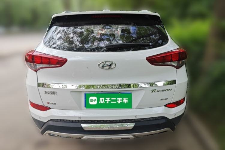 Used Hyundai Tucson 2015 1.6T Dual-Clutch Two-Wheel-Drive Smart Model Exterior 4