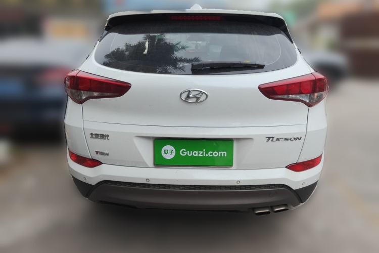 Used Hyundai Tucson 2015 1.6T Dual-Clutch Two-Wheel-Drive Smart Model Exterior 4
