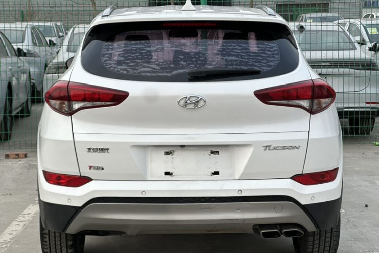 Used Hyundai Tucson 2015 1.6T Dual-Clutch Two-Wheel-Drive Smart Model Exterior 4