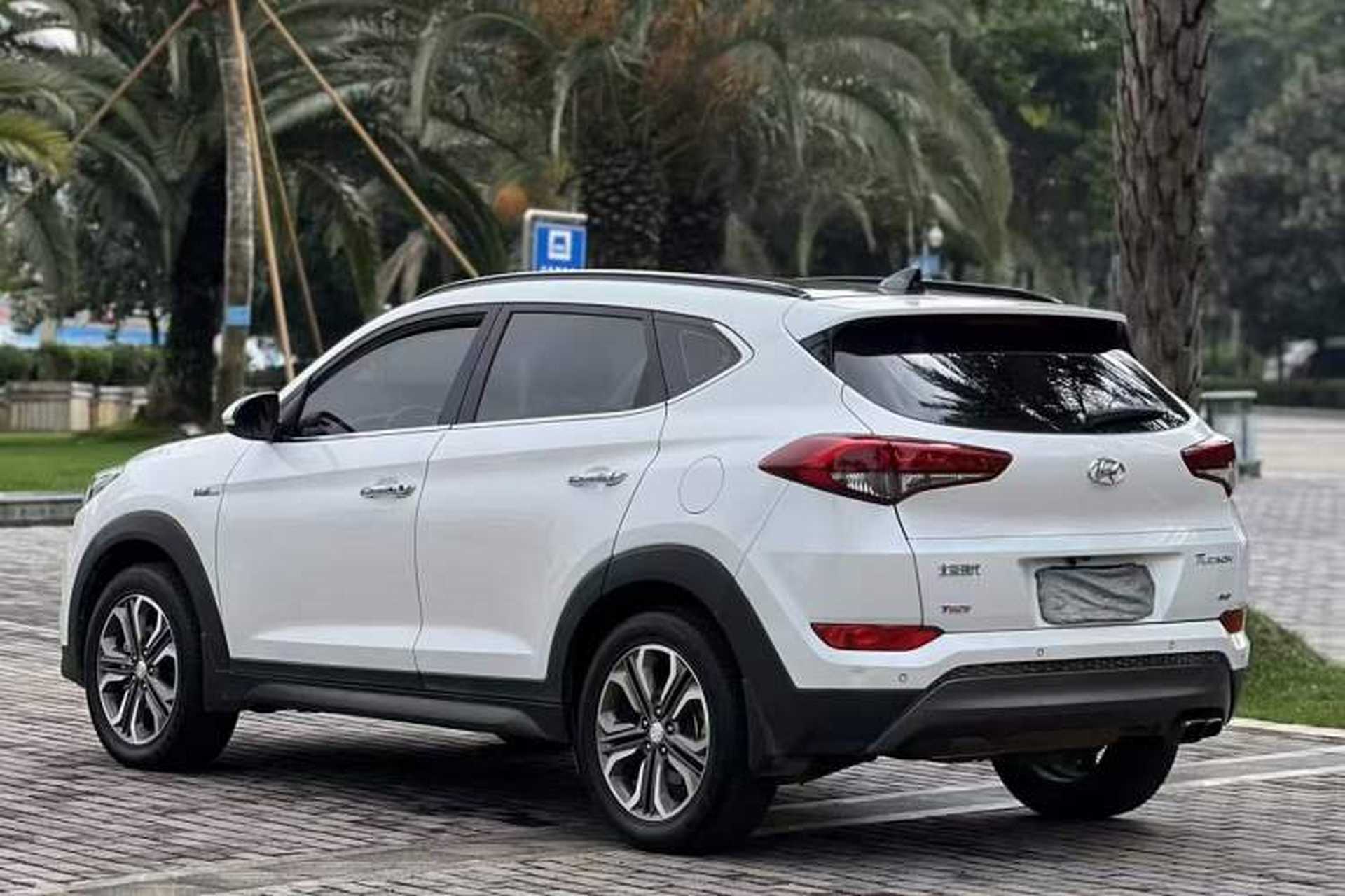 Used Hyundai Tucson 2015 1.6T Dual-Clutch All-Wheel-Drive Premium Model Exterior 5