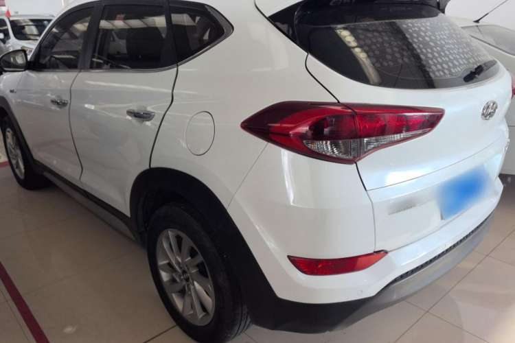 Used Hyundai Tucson 2015 1.6T Dual-Clutch Two-Wheel-Drive Smart Model Exterior 5
