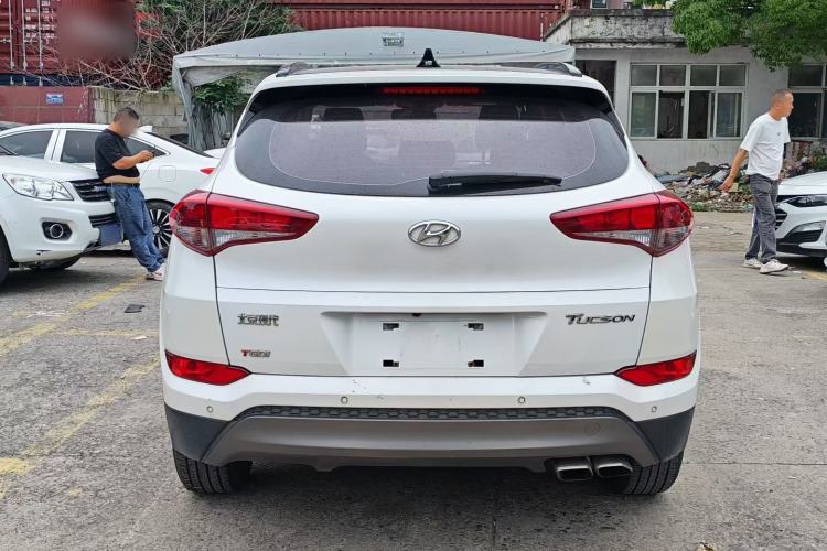 Used Hyundai Tucson 2015 1.6T Dual-Clutch Two-Wheel-Drive Smart Model Exterior 5