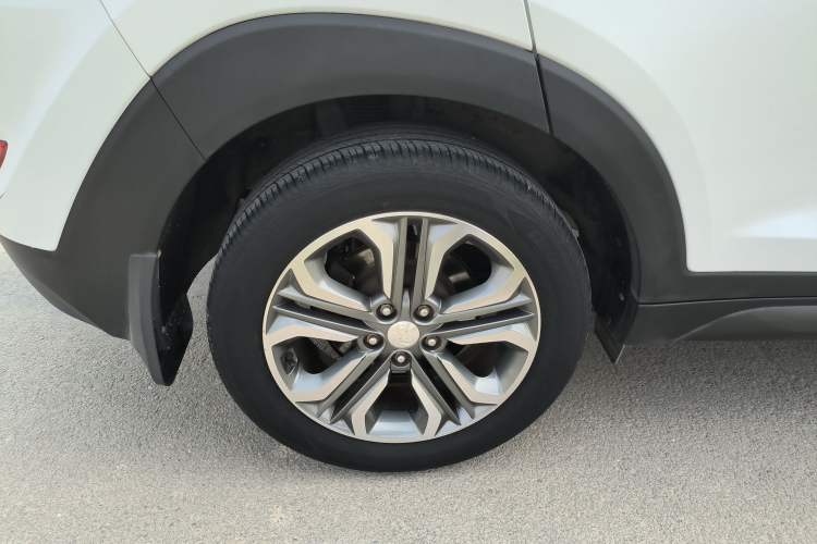 Used Hyundai Tucson 2015 1.6T Dual-Clutch Two-Wheel-Drive Leading Model Exterior 5