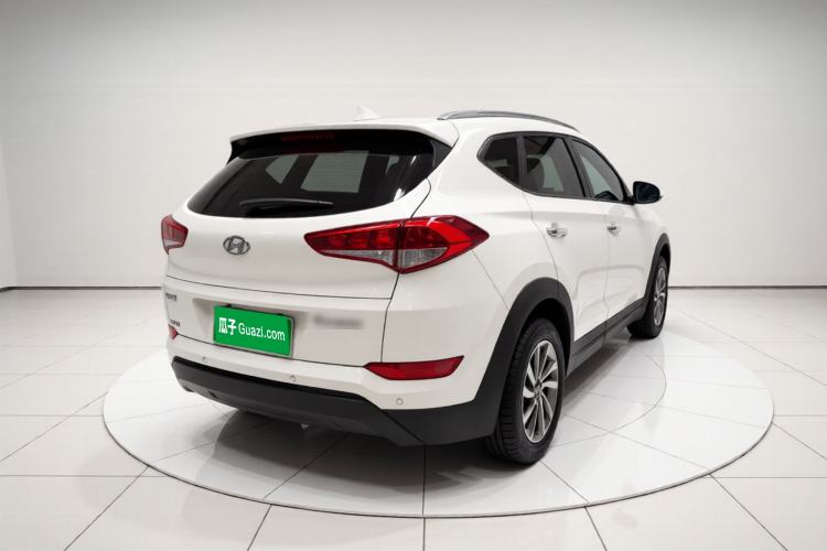 Used Hyundai Tucson 2015 2.0L Automatic Two-Wheel Drive Smart Version Exterior 5