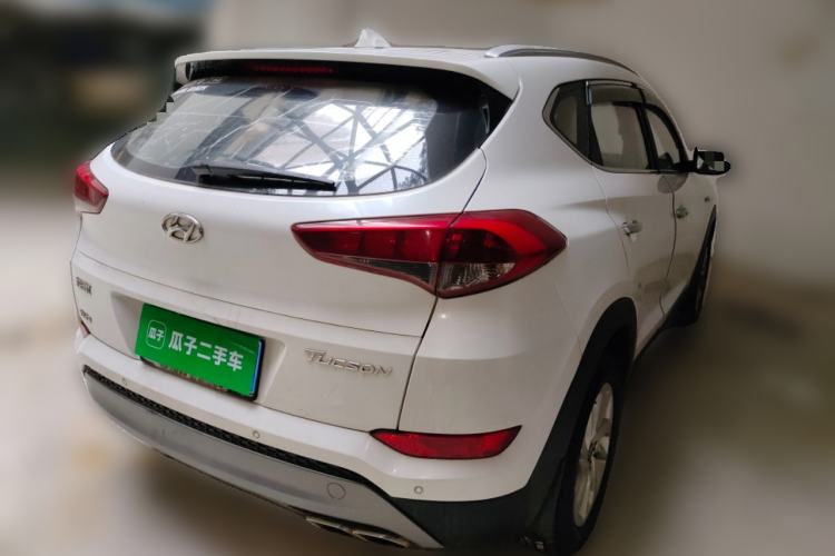 Used Hyundai Tucson 2015 1.6T Dual-Clutch Two-Wheel-Drive Smart Model Exterior 5