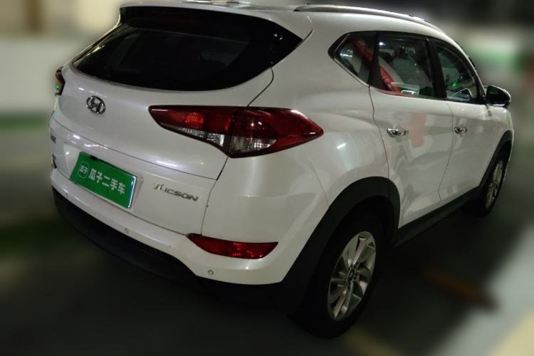 Used Hyundai Tucson 2015 2.0L Automatic Two-Wheel Drive Smart Version Exterior 5