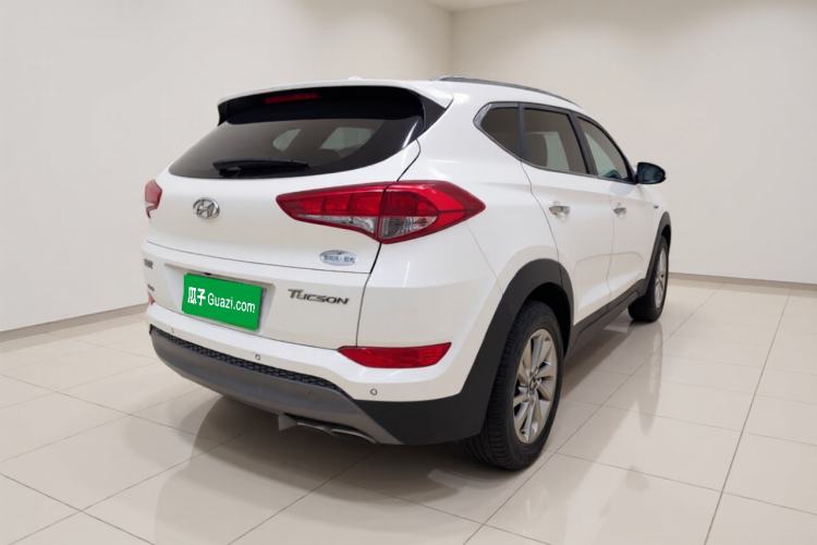 Used Hyundai Tucson 2015 1.6T Dual-Clutch Two-Wheel-Drive Smart Model Exterior 5